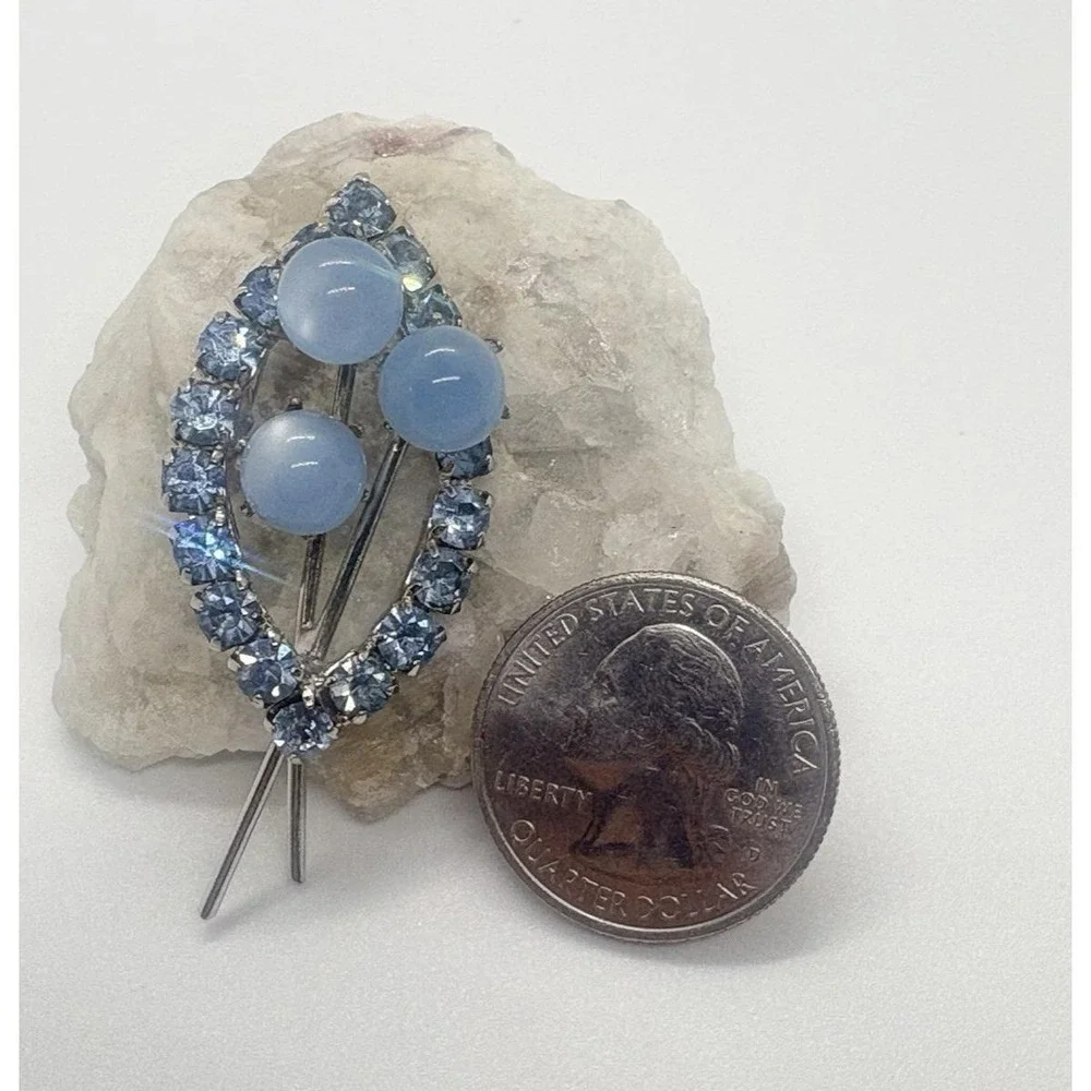 Vintage Silver Tone Light Blue Rhinestone Pin Brooch‎ 60s 70s Mod Abstract Retro